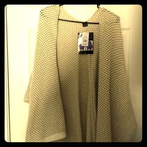 Ruana Wrap (Ivory/Gold)